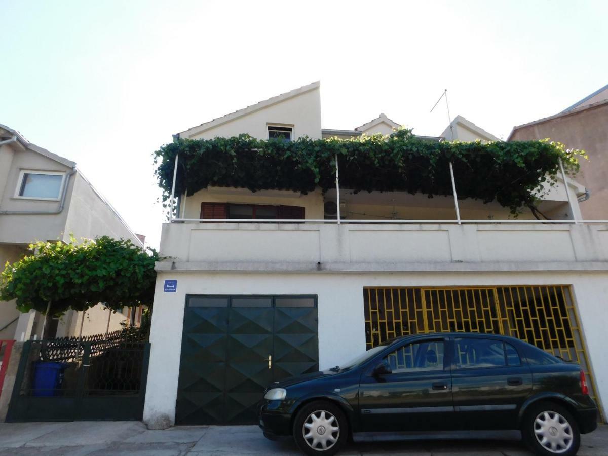 שיבניק Apartment Bura מראה חיצוני תמונה